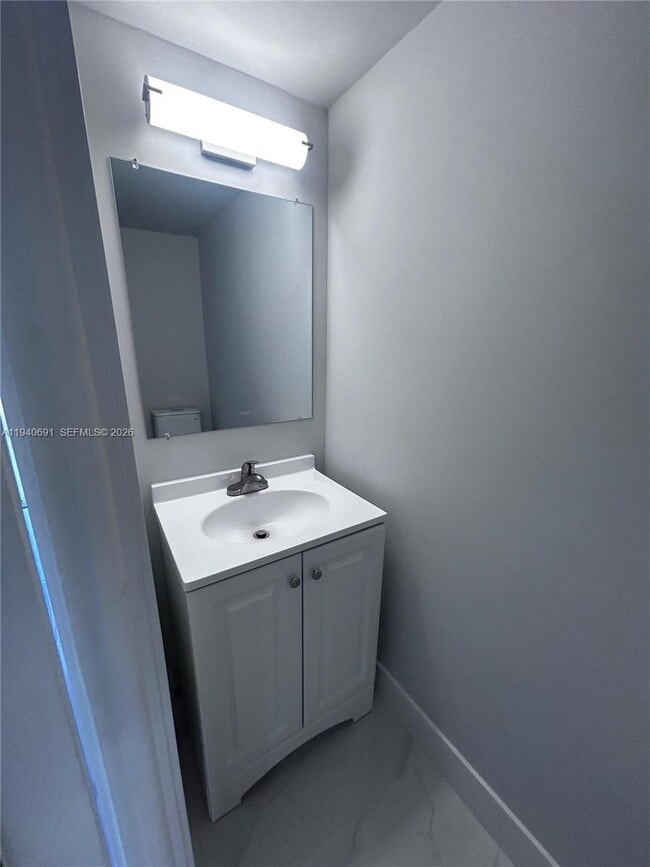 Building Photo - 3820 W 9th Way