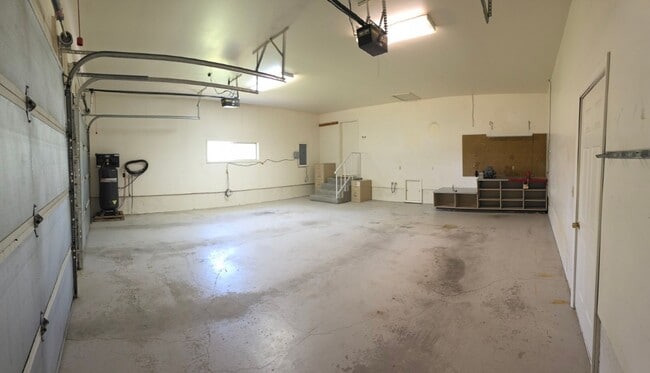 Building Photo - 3 bed, 3 bath Home in Sunnydell area Rexburg
