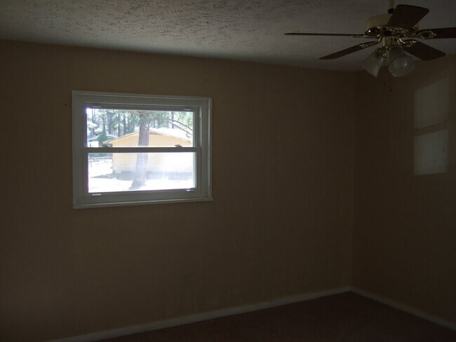 Building Photo - 626 Meadowview Dr