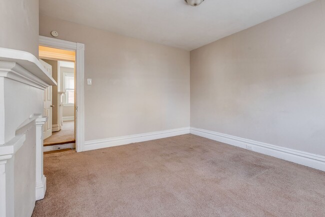 Building Photo - AVAILABLE JUNE 2026 - Spacious 2 Bedroom Home w/ SECONDS from Shiloh & Grandview!