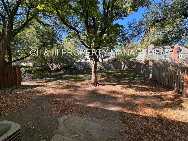 Building Photo - 9508 Outlook Dr