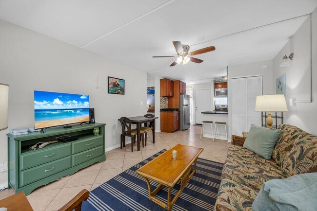 Building Photo - West Maui 2BD Condo Across from Beach Park | Furnished | Ground Floor