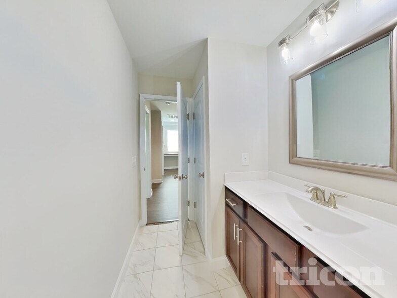 Building Photo - 94 Hazelwood Rd