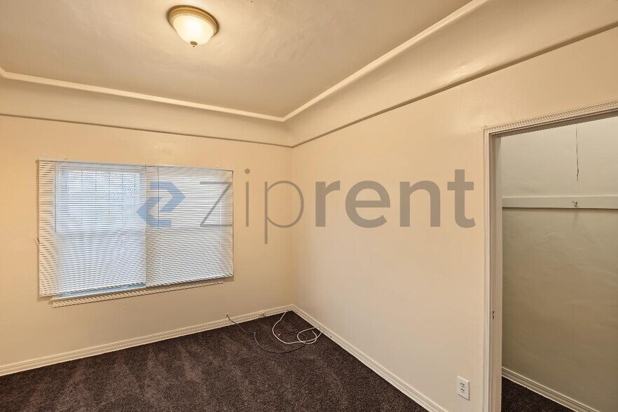 Building Photo - Unit 4268
