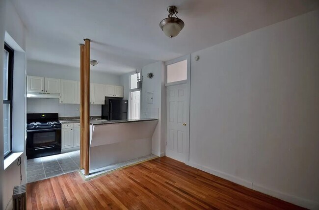 Building Photo - 507 W 139th St
