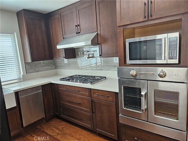 Primary Photo - 10020 Leucadia Ln