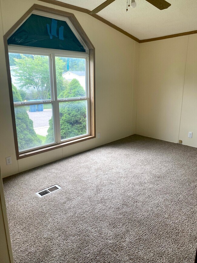 Building Photo - 4030 Deziel Ct