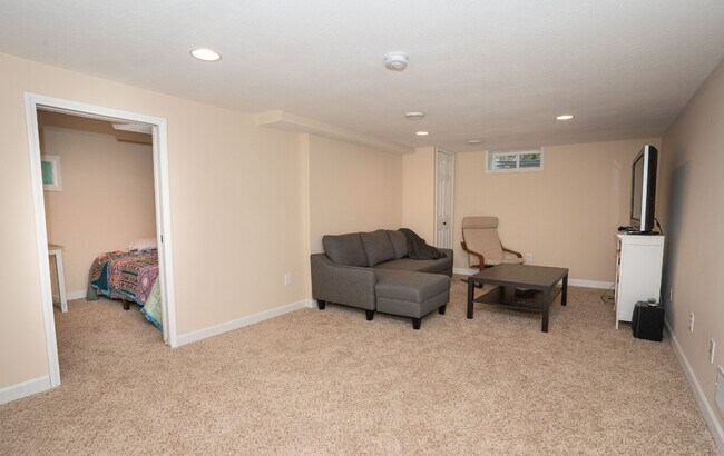 Building Photo - 1905 44th Ave NE