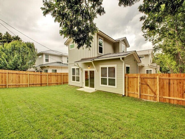 Building Photo - 4707 Rosedale Ave