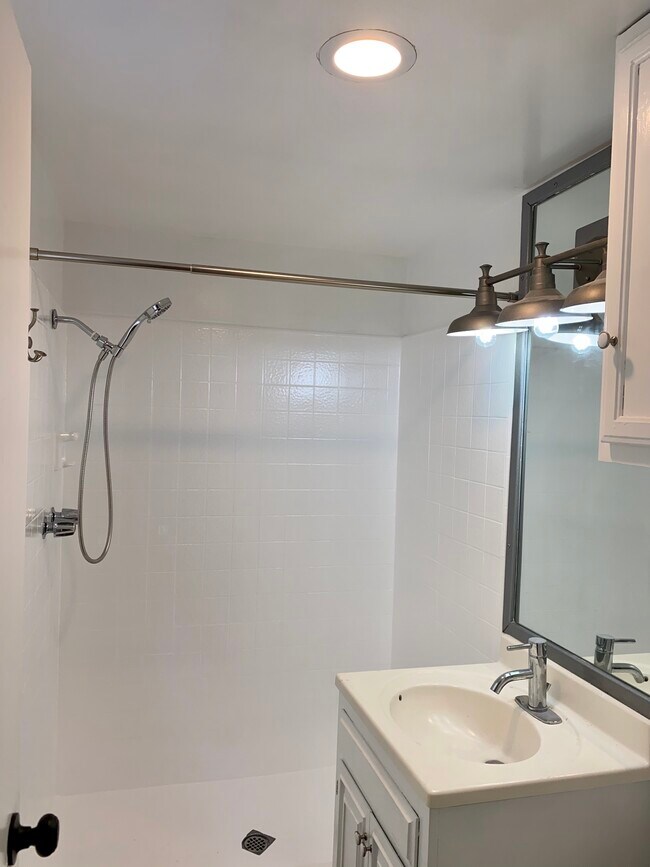 Bathroom 2 - 20 20th Ave