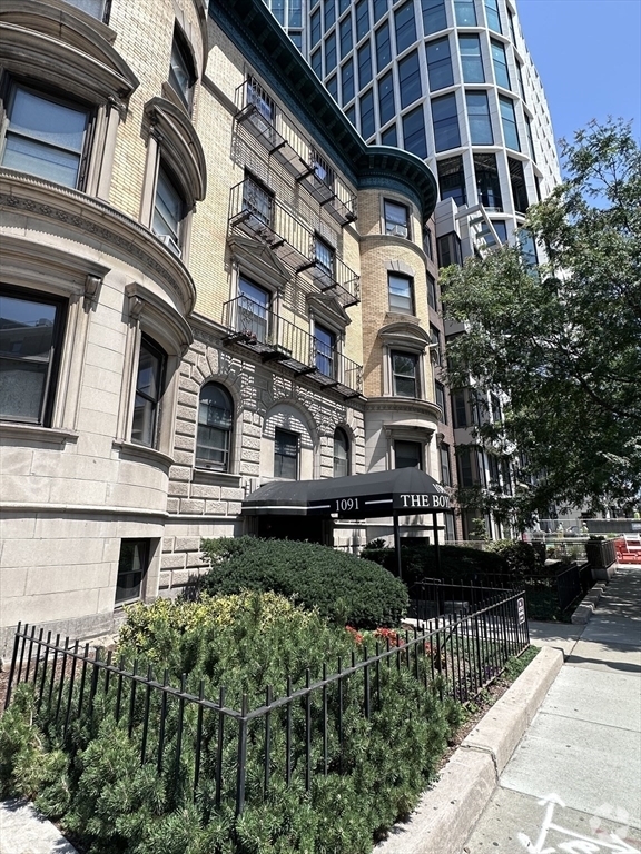 Building Photo - 1088 Boylston St