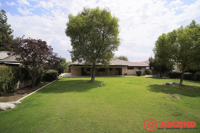 Building Photo - Gorgeous Northwest Bakersfield Home with H...