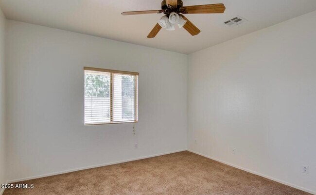 Building Photo - 388 E Palomino Way