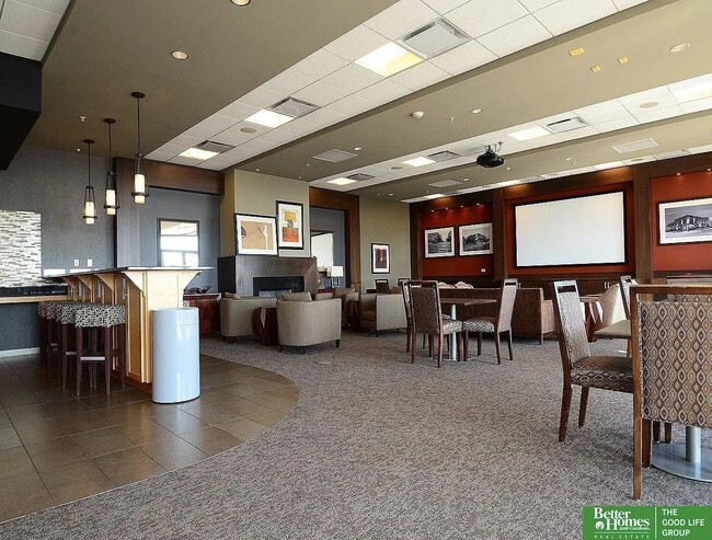 Building Photo - 200 S 31st Ave