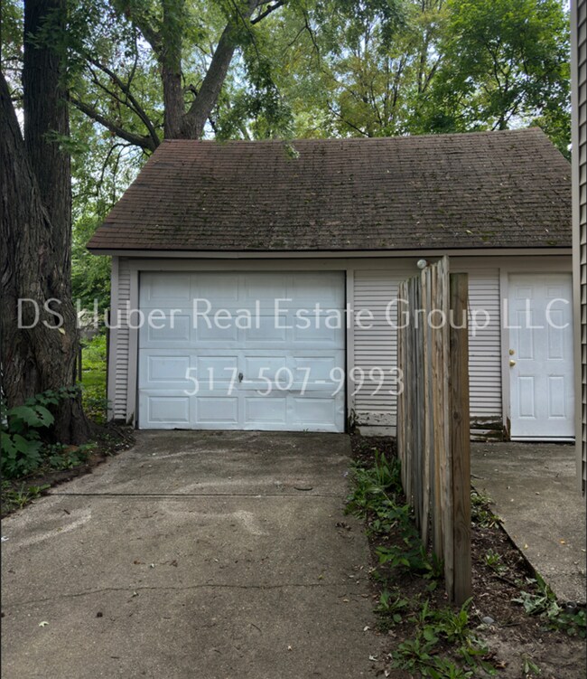 Building Photo - 1311 W Ionia St