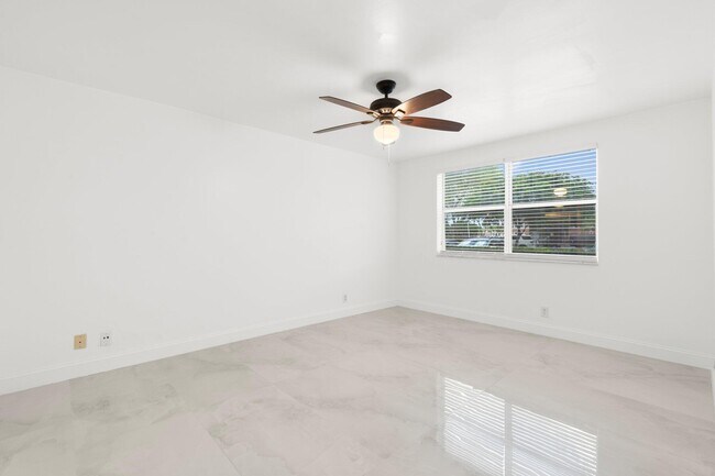 Building Photo - 9055 Wiles Rd