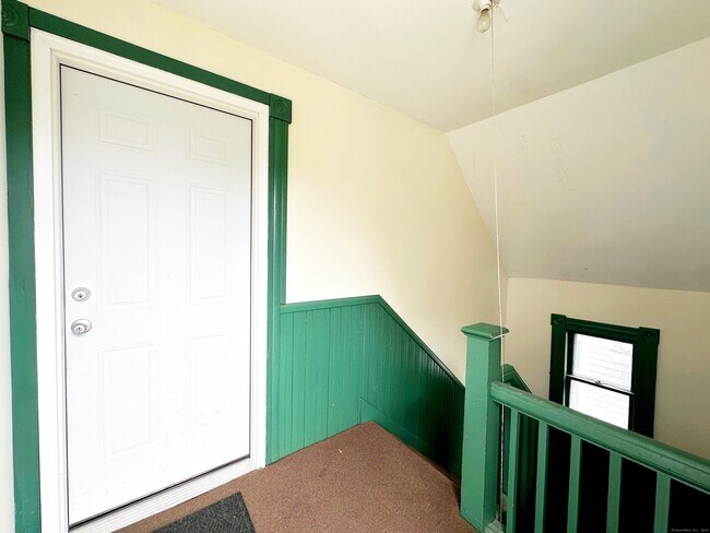 Building Photo - 66 Veres St
