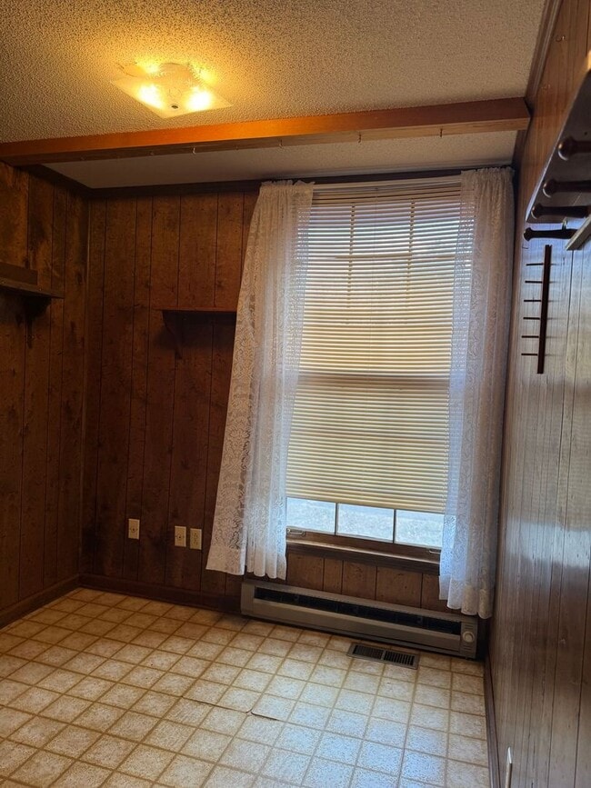 Building Photo - Timeless All-Brick Charm Near Madison St! 3 Bed 3 Bath with Detached Garage!