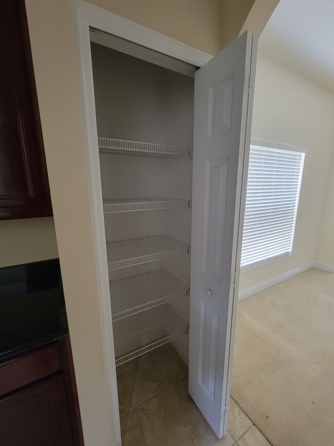 Building Photo - 2819 Roseglen Way