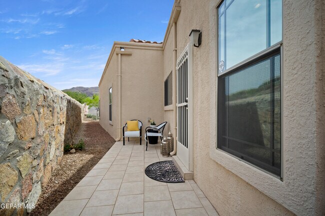 Building Photo - 5939 Bandolero Dr