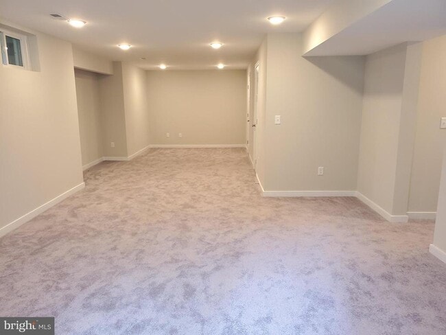 Building Photo - 142 Little Whim Rd