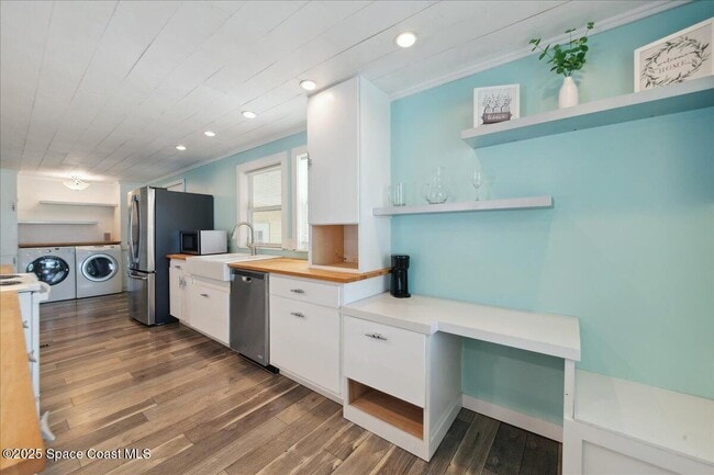 Building Photo - 938 Wren Cir