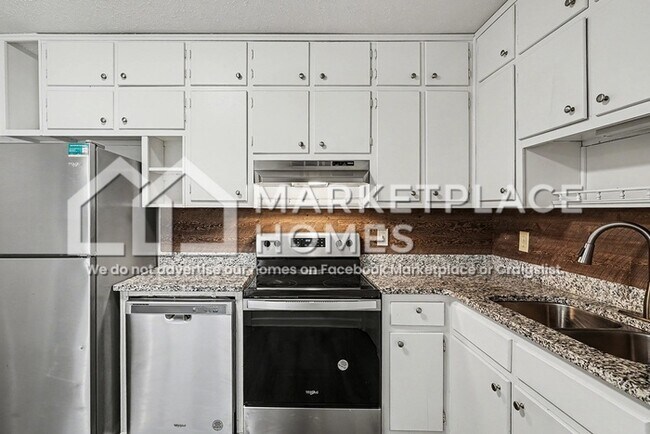 Building Photo - 4118 Ponderosa Dr SW