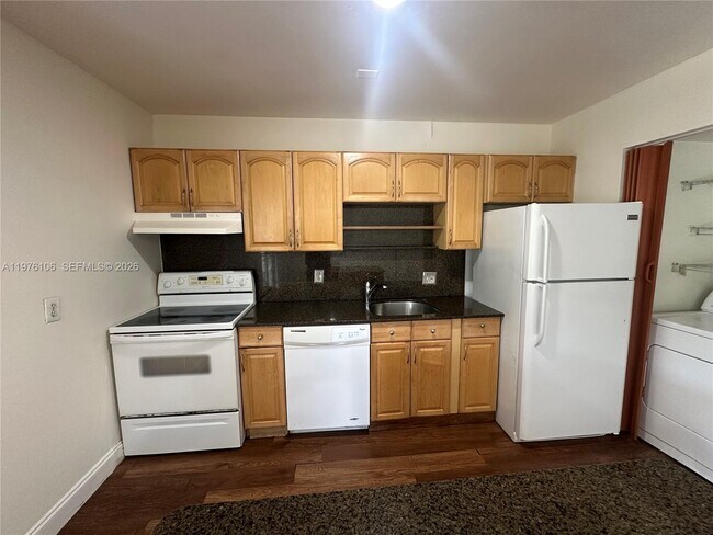 Building Photo - 3033 NW 68th St