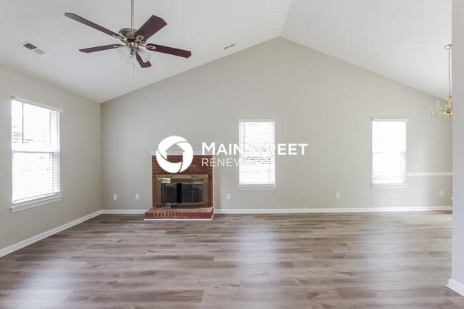 Building Photo - 3 Bedroom Pet-Friendly Home in CHARLOTTE, NC with Main Street Renewal