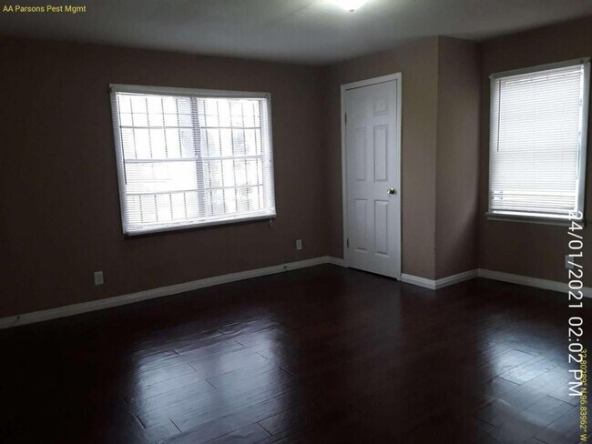 Building Photo - 2200 Darian St