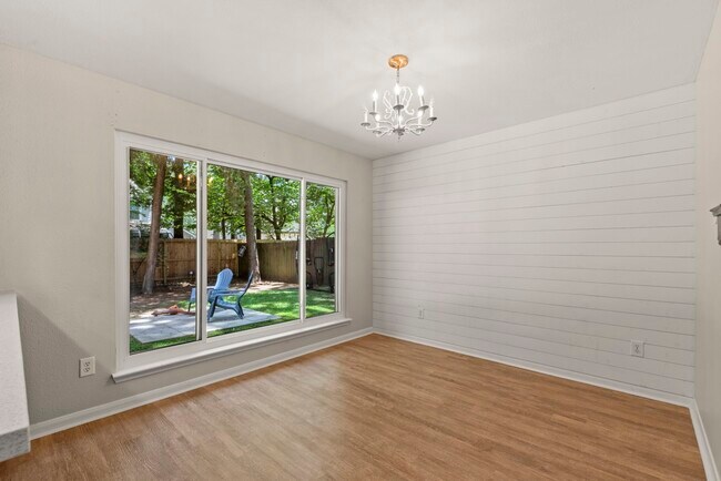 Building Photo - 248 S Pathfinders Cir