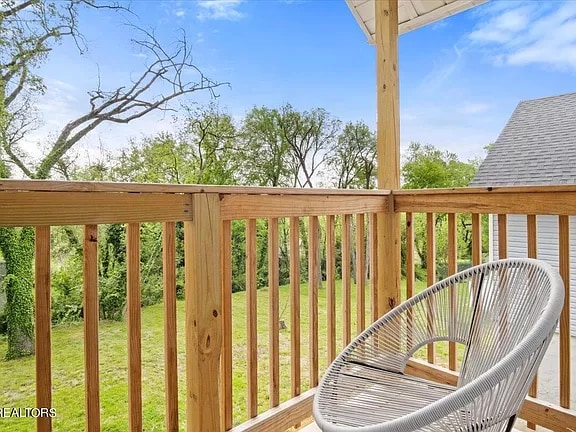 Building Photo - 1928 Vermont Ave