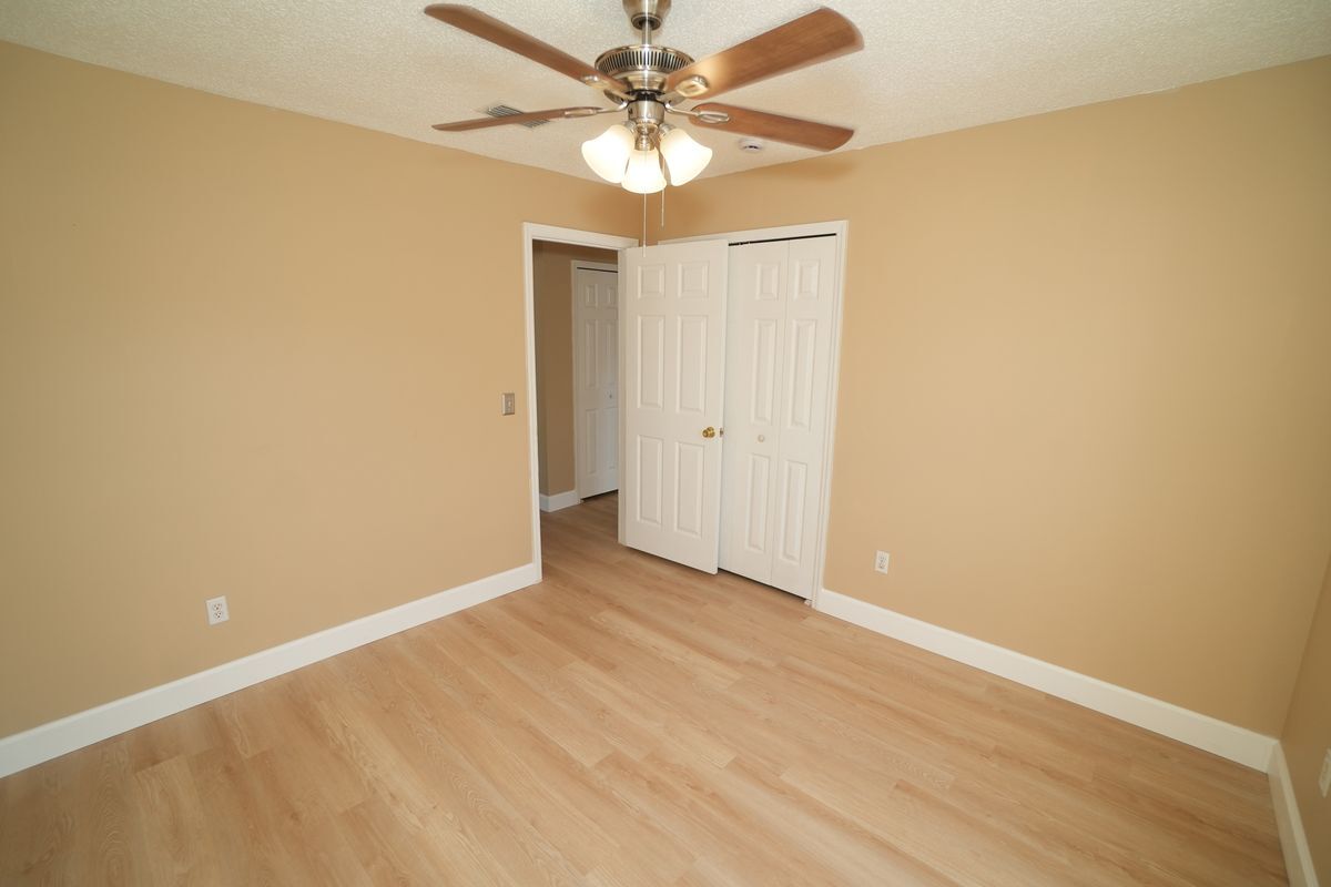 Building Photo - 205 Indian Point Cir