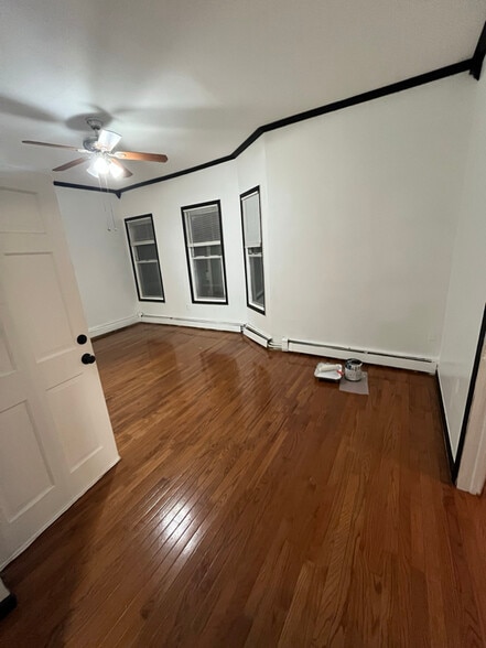 Building Photo - 198 President St