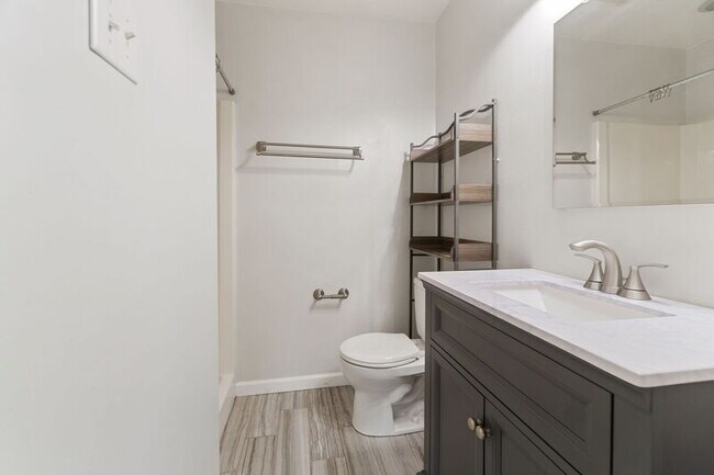 Building Photo - 1128 Grandy Ct