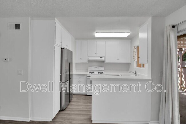 Building Photo - 9320 Earl St