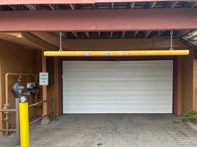 Building Photo - 421 S Main St