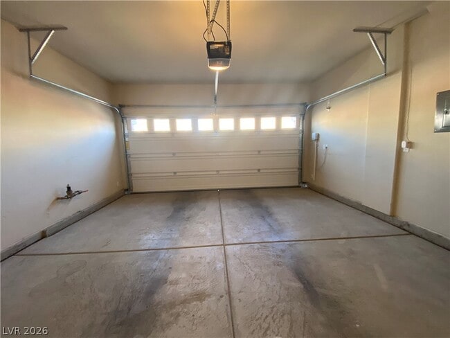 Building Photo - 6357 Luna Rosa Ave