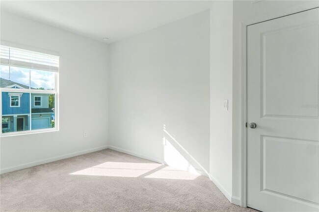 Building Photo - 2743 Skyline Lp