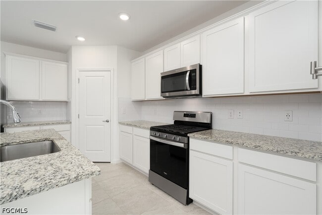 Building Photo - 42380 Cascade Dr