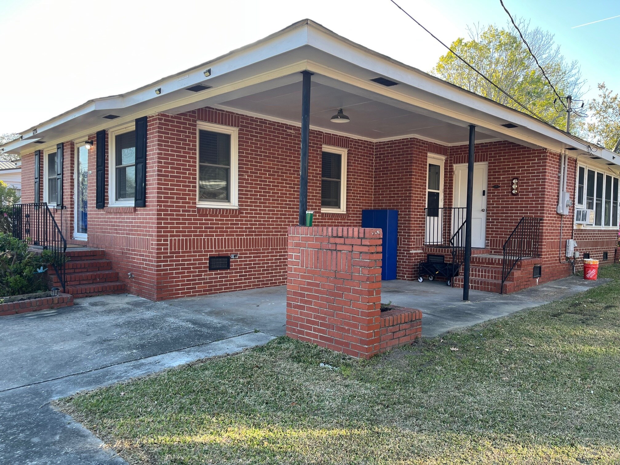 Building Photo - 1236 Fort Dr