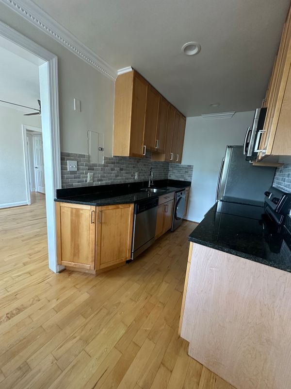 Building Photo - 2625 3rd St NE