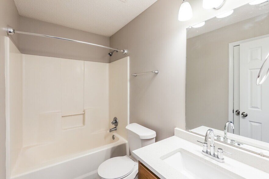 Building Photo - 503 Bentley Way