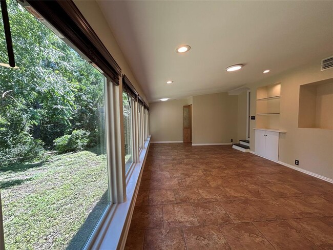 Building Photo - 11701 Rustic Rock Dr