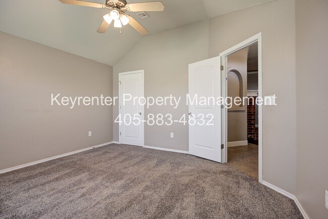 Building Photo - Spacious 4-Bedroom Home with Modern Upgrades & Prime Location