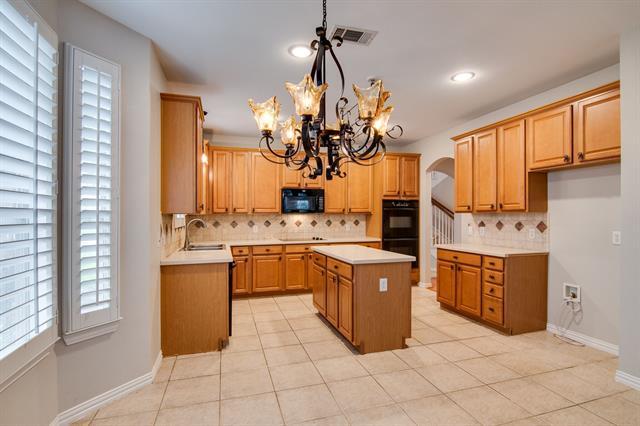 Building Photo - 2212 Bayou Ct