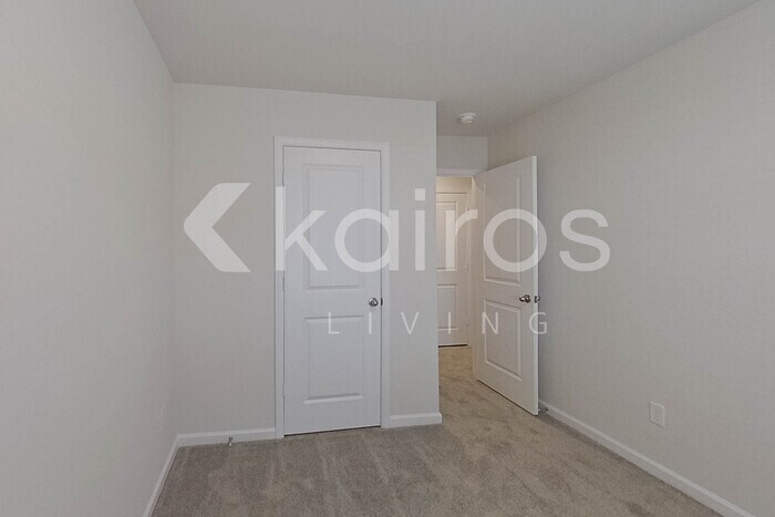 Building Photo - 2167 Banyon Cir