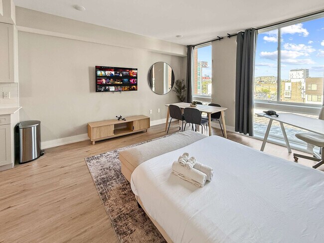 Primary Photo - 626 N Delaware Ave