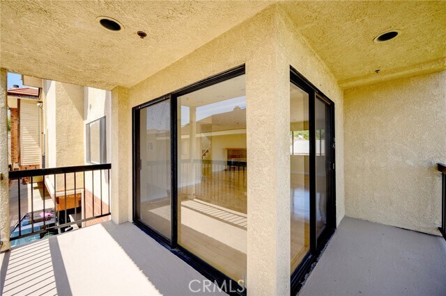 Building Photo - 1165 Linden Ave