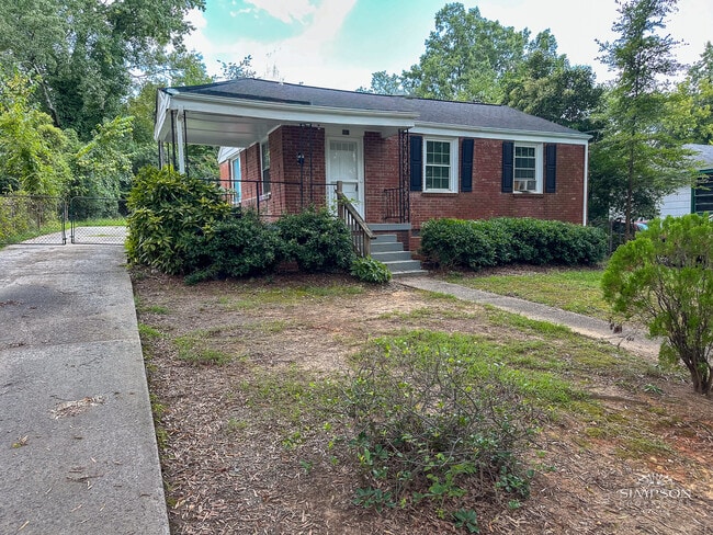 Primary Photo - 220 Gene Ave